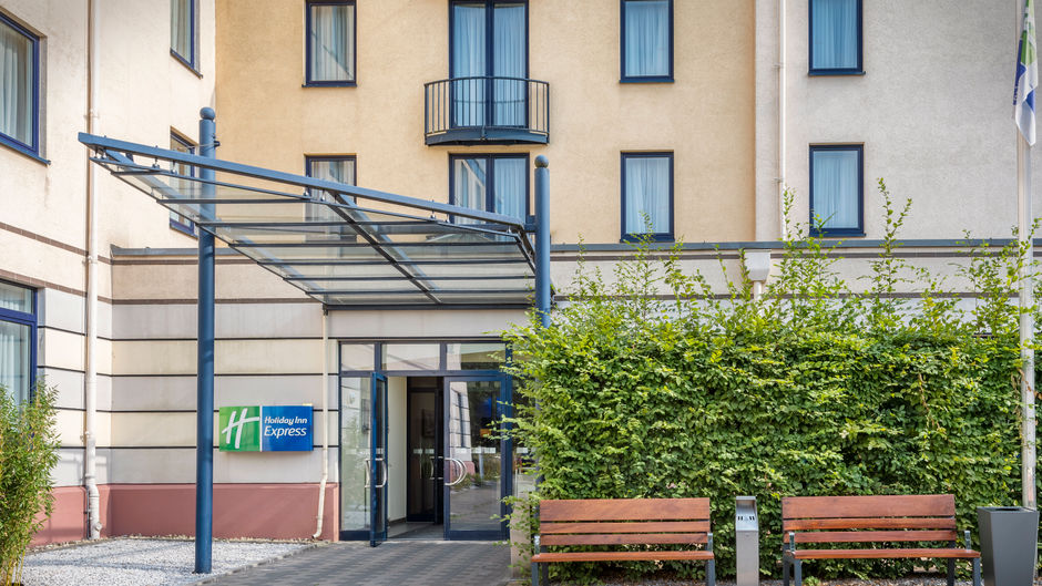 Holiday Inn Express Dortmund Exterior