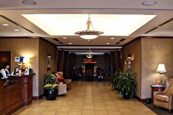 Holiday Inn Express Hotel & Suites