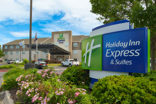 Holiday Inn Express & Stes 120th & Maple