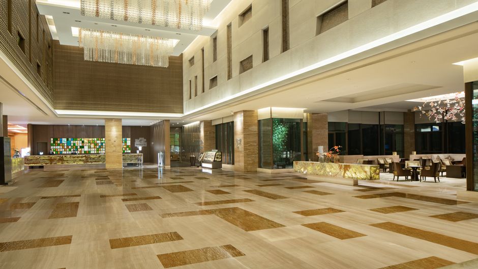 Holiday Inn Nanyang Lobby