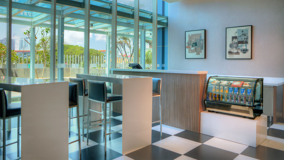 Holiday Inn Express Jakarta Intl Expo Restaurant