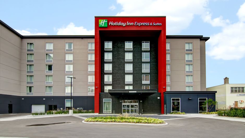 Holiday Inn Express & Suites Oshawa Exterior