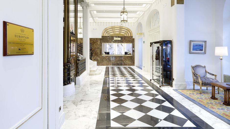 Eurostars Hotel Real Lobby