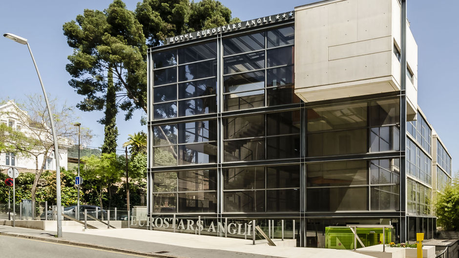 Ikonik Angli Exterior