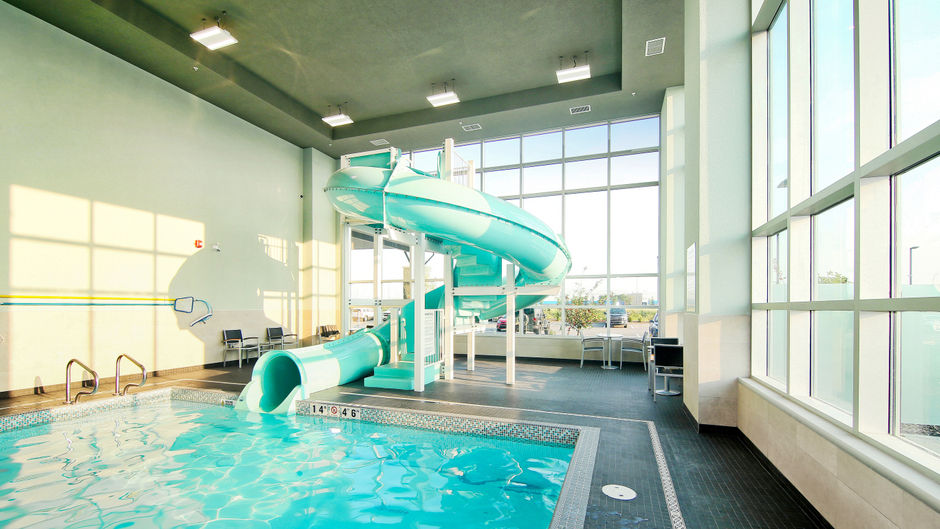 Holiday Inn & Stes Calgary Airport North Pool