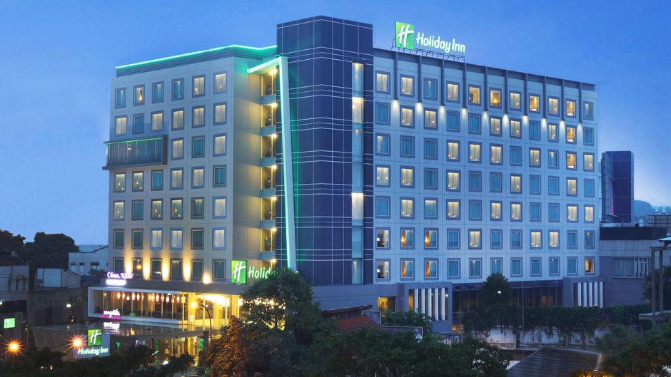 Holiday Inn Bandung Pasteur Exterior