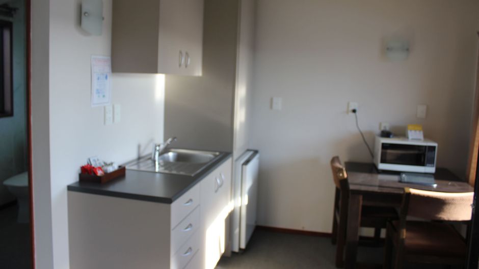 Centennial Court Motor Inn Room