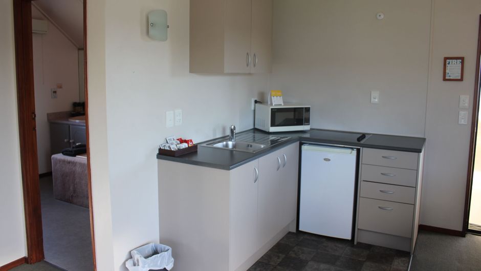 Centennial Court Motor Inn Room
