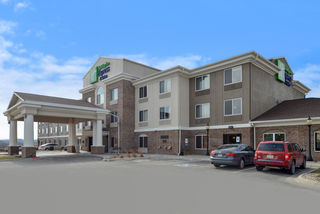 Holiday Inn Express & Suites Omaha West