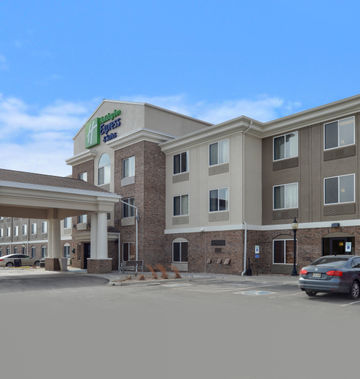 Holiday Inn Express & Suites Omaha West