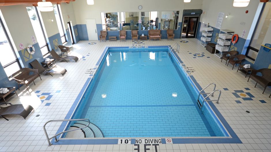 Holiday Inn Express Hotel & Suites Pool