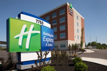 Holiday Inn Express & Suites Liberty Way