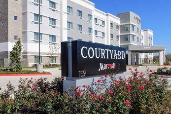Courtyard Lake Jackson