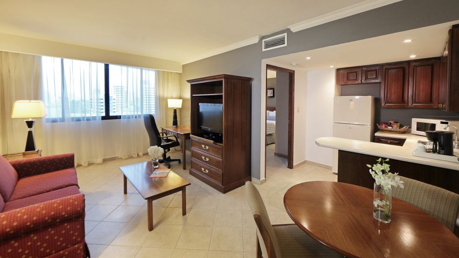 Crowne Plaza Panama Suite
