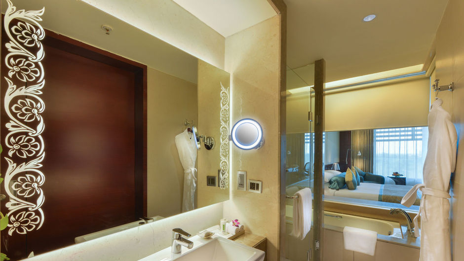Crowne Plaza Ahmedabad City Centre Room