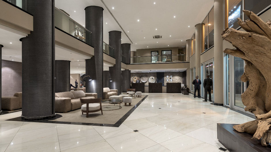 Hotel Avenida Lobby