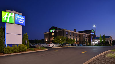 Holiday Inn Express Hotel & Suites