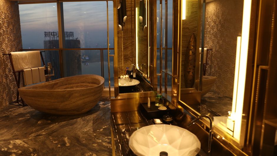 HUALUXE Nanchang High-Tech Zone Suite