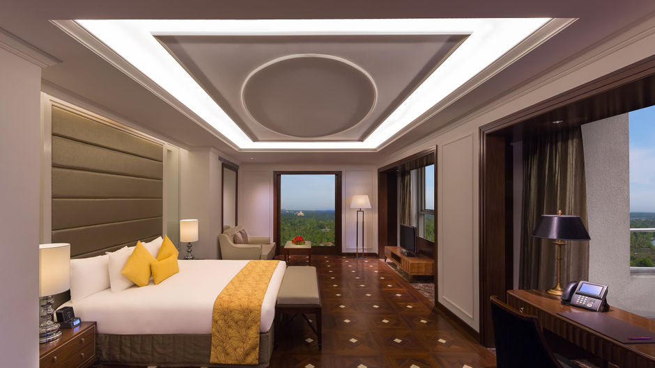 Crowne Plaza Kochi Suite