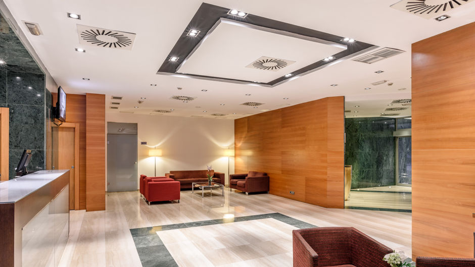 Exe Leon Hotel Lobby