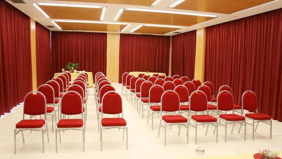 Hotel Senator Meeting