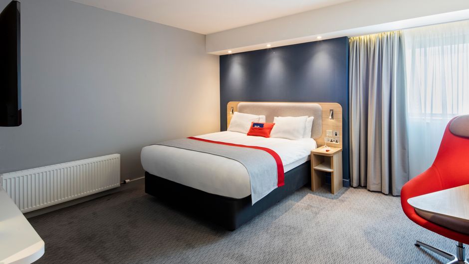 Holiday Inn Express Queens Quarter Room