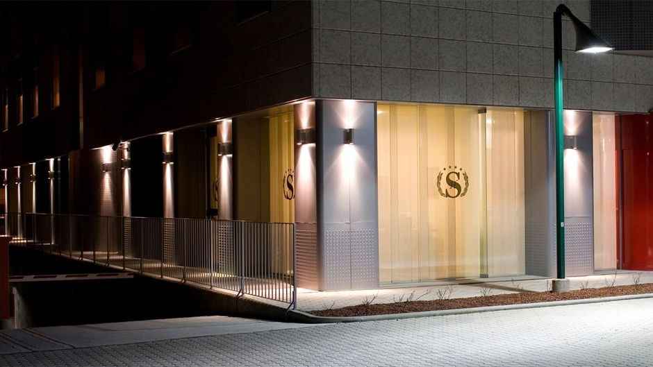 Hotel Senator Exterior