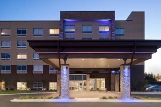 Holiday Inn Express/Suites Duluth North