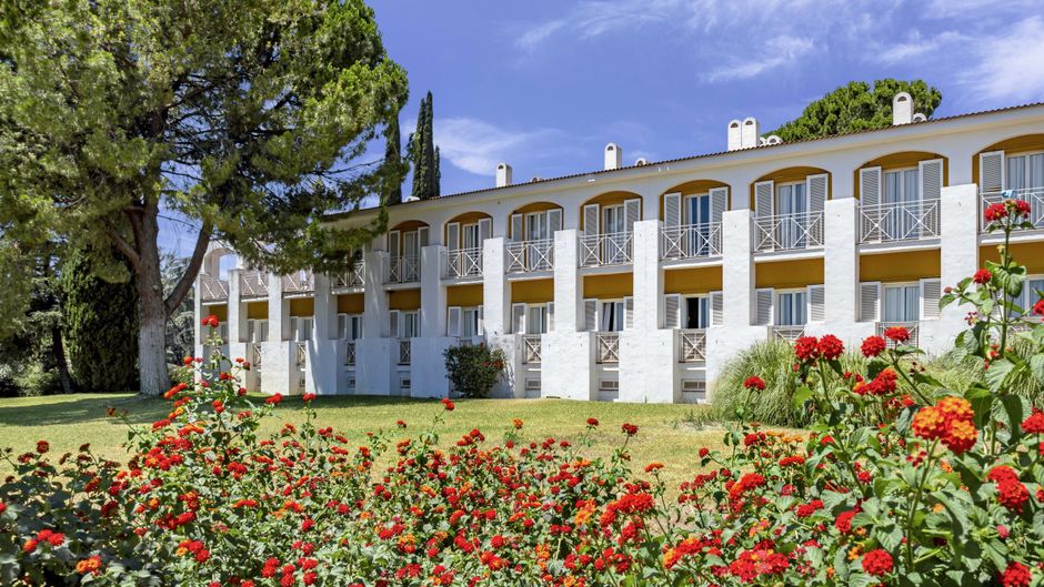 Exe Las Adelfas Hotel Exterior