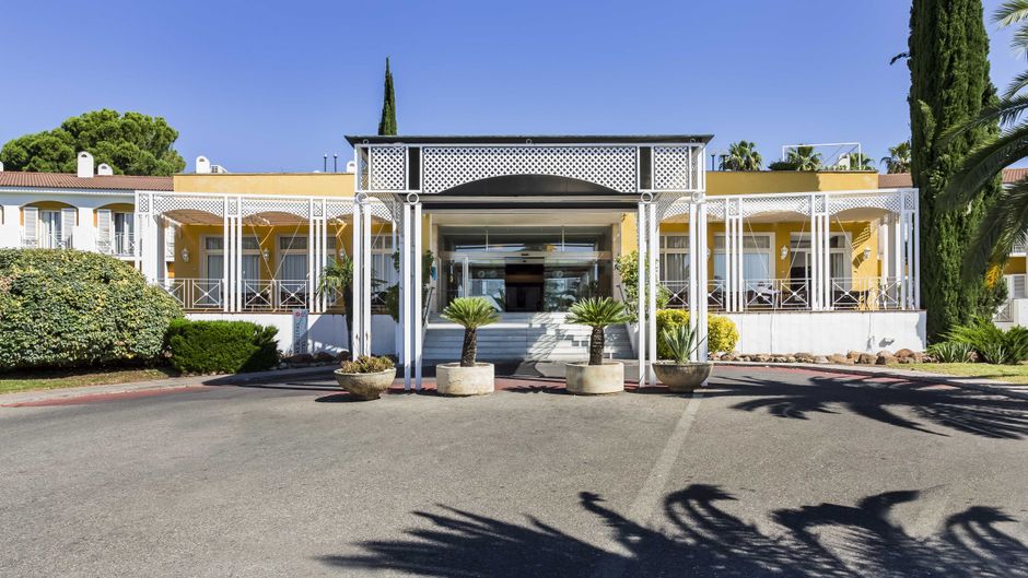 Exe Las Adelfas Hotel Exterior