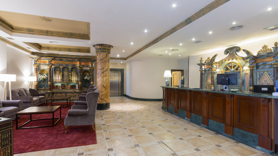 Exe Reina Isabel Lobby