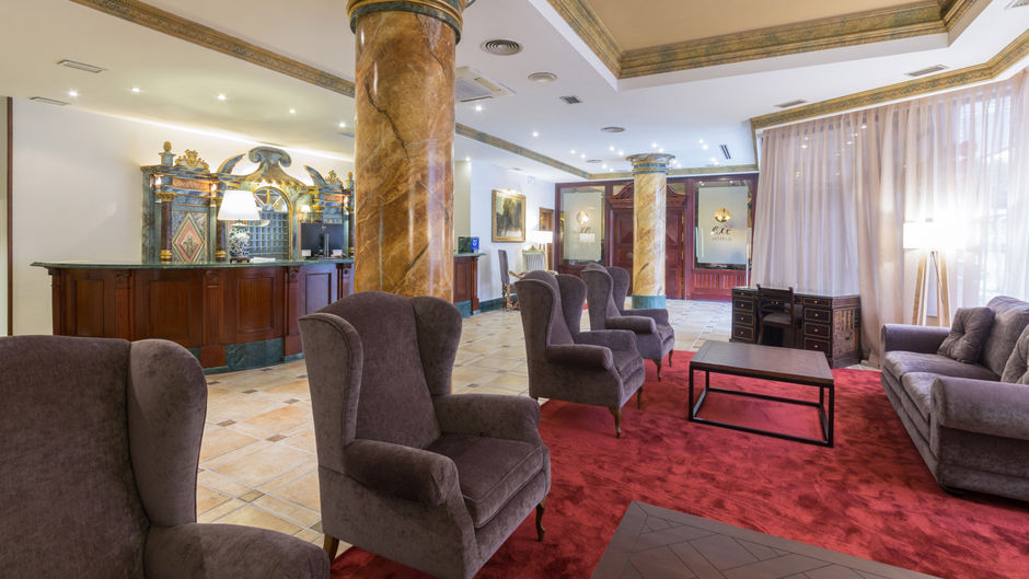 Exe Reina Isabel Lobby