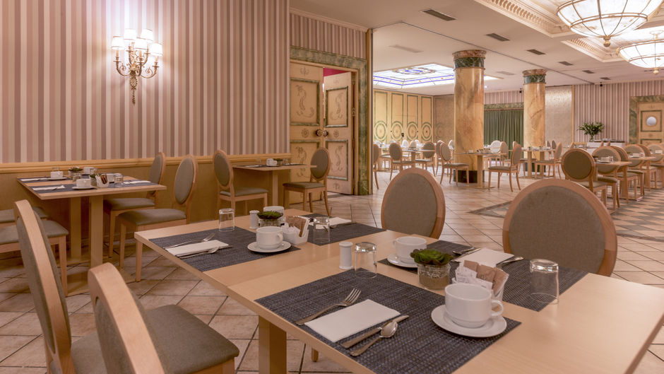 Exe Reina Isabel Restaurant