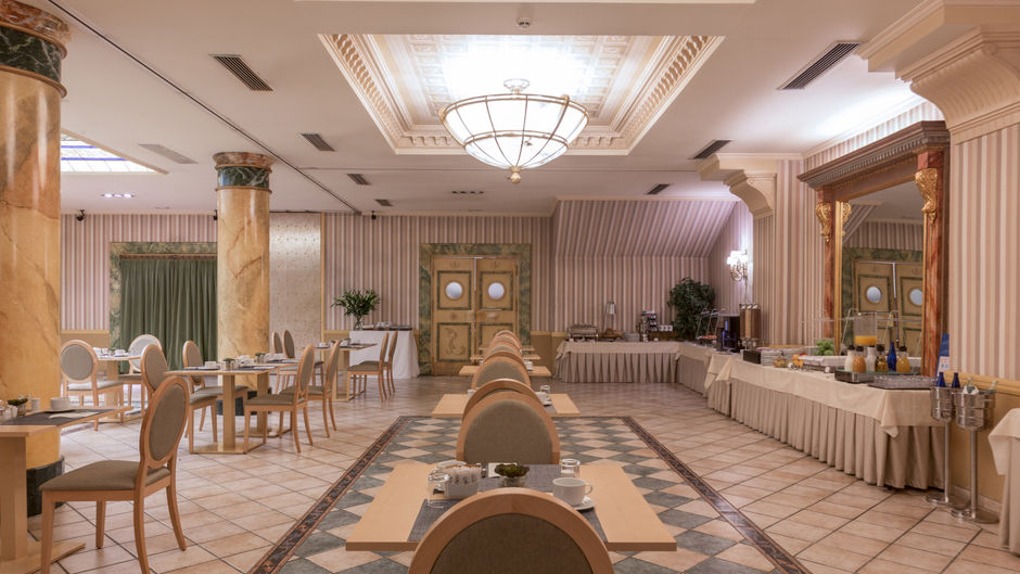 Exe Reina Isabel Restaurant