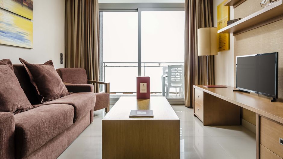 Exe Cunit Suites & Spa Room