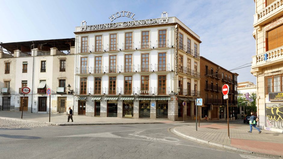 Exe Triunfo Granada Exterior