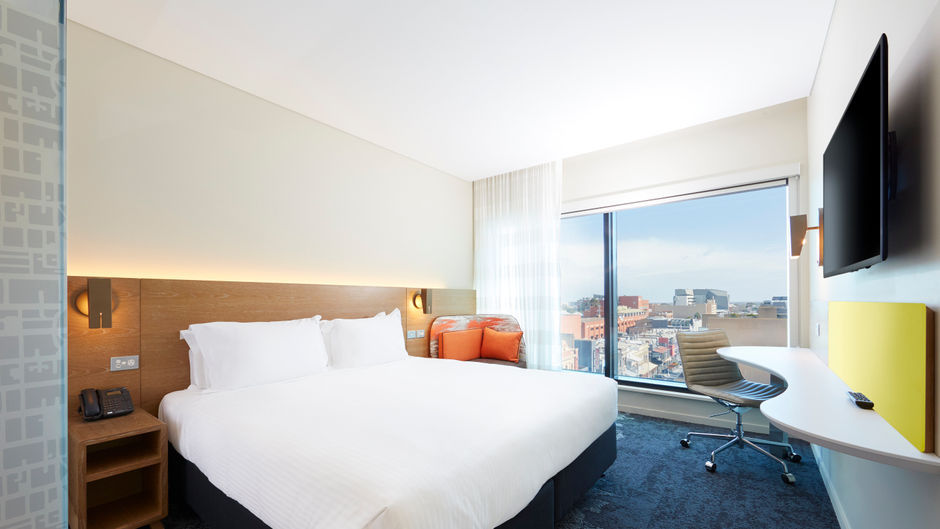 Holiday Inn Express Adelaide City Centre Room