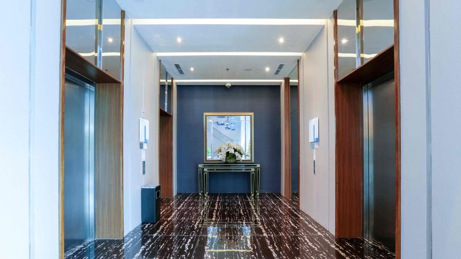 Holiday Inn Express Jakarta Intl Expo Lobby