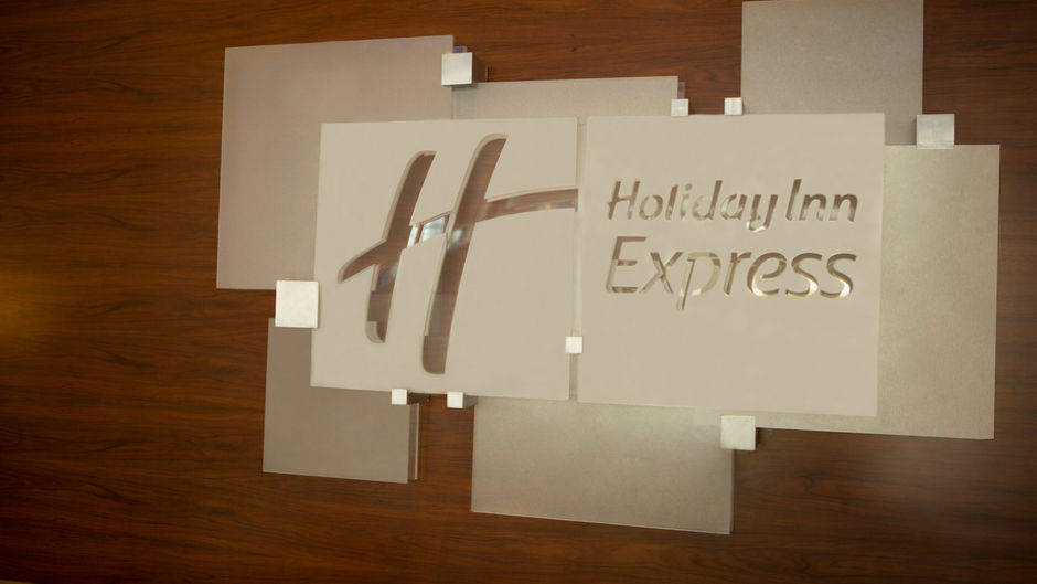 Holiday Inn Express Jakarta Intl Expo Lobby