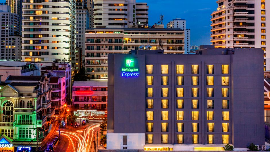 Holiday Inn Express Bangkok Sukhumvit 11 Exterior