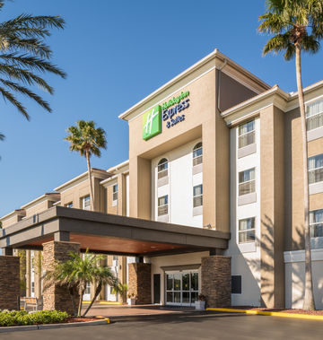 Holiday Inn Express & Suites