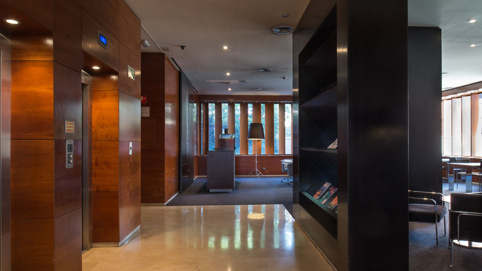 Exe Cuenca Hotel Lobby