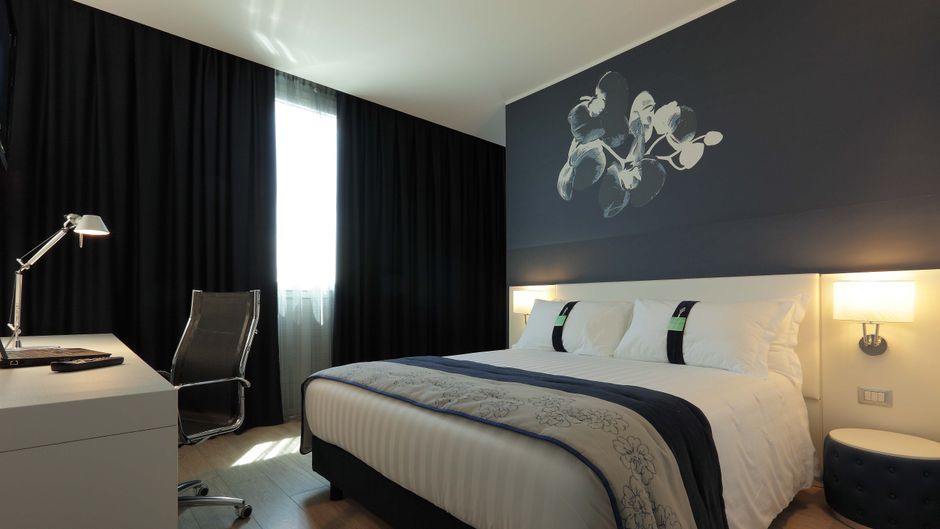 Holiday Inn Milan Nord Zara Room