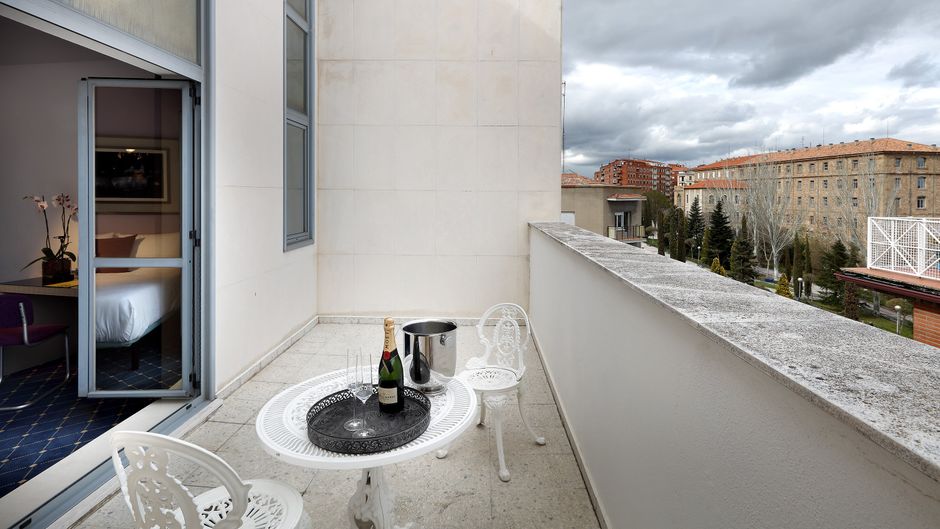 Exe Salamanca Exterior