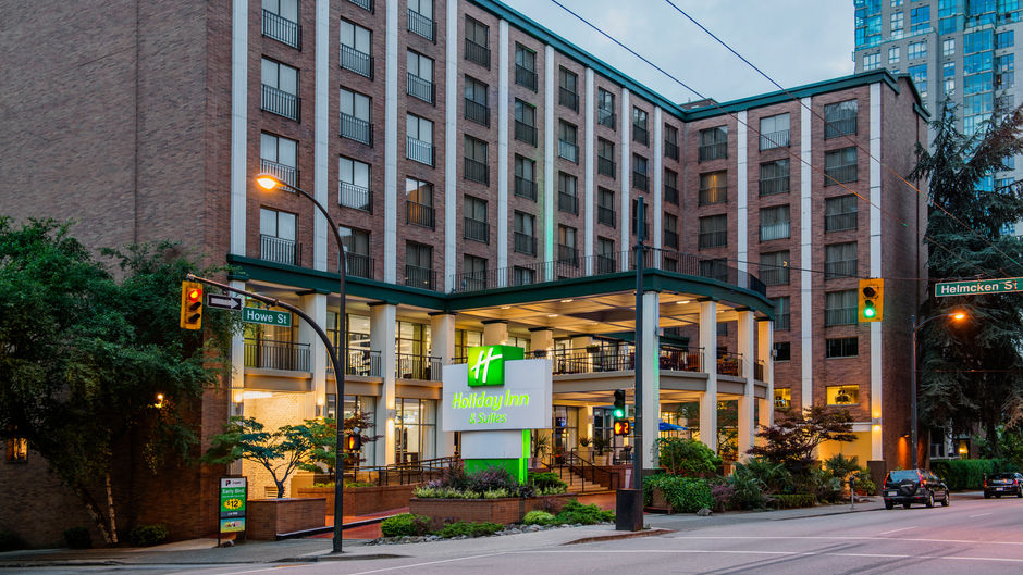 Holiday Inn & Suites Vancouver Downtown Exterior