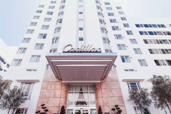 Cadillac Hotel-Beach Club, Autograph Col