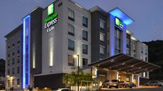 Holiday Inn Express and Suites San Diego