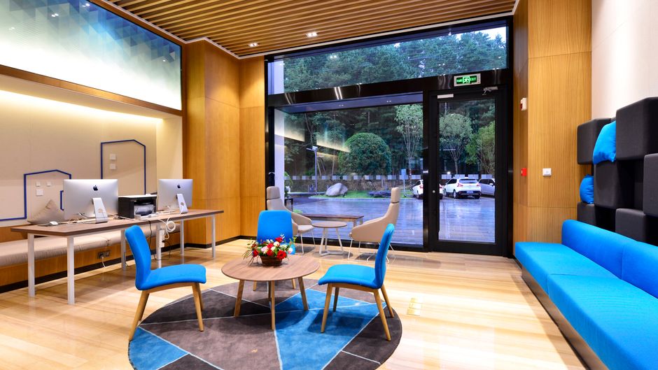 Holiday Inn Express Luanchuan Lobby