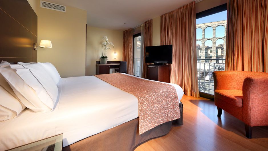 Eurostars Plaza Acueducto Room