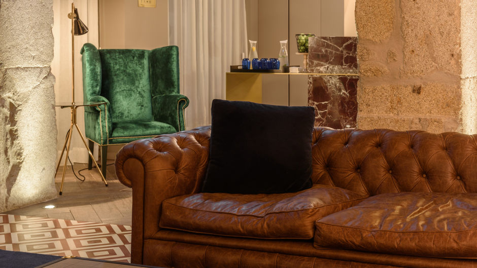 Exe Almada Porto Lobby